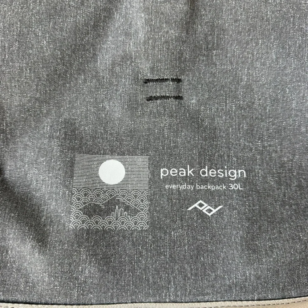 Peak Design Everyday Backpack 30L V2 Unisex Charcoal Grey Camera Travel Bag GUC